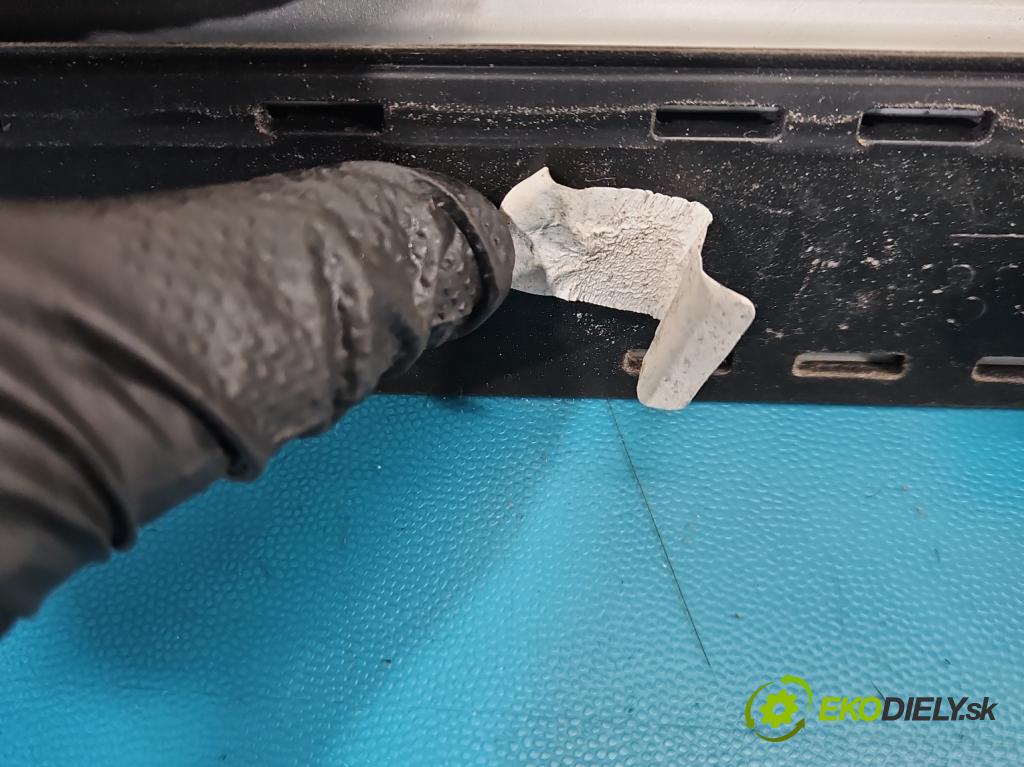 Hyundai I30 III 2016- 1.6 crdi 116 HP manual 85 kW 1598 cm3 5- zábradlí: