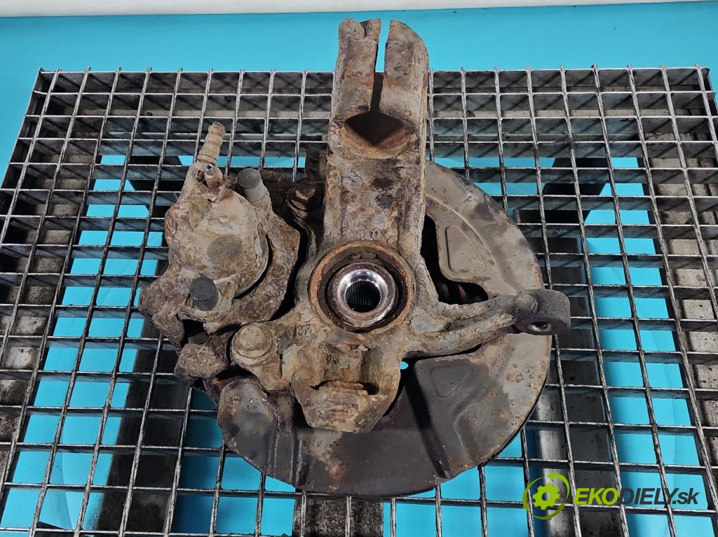 Volvo V70 III 2007-2016 2.0 16V 145 HP manual 107 kW 1999 cm3 5- náboj pravé  (Náboj kolesa)