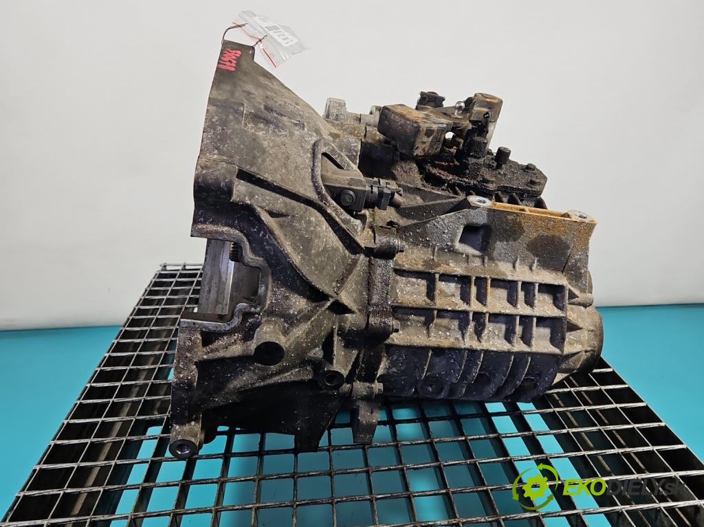 Volvo V70 III 2007-2016 2.0 16V 145 HP manual 107 kW 1999 cm3 5- prevodovka stupeň,rýchlosť manual 7G9R-7002-VD