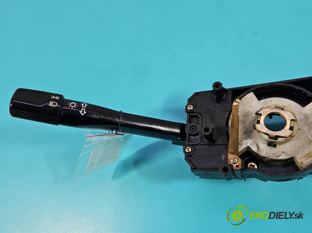 Honda Civic VI 1995-2001 1.4 16V 90 HP manual 66 kW 1396 cm3 5- prepínač komplex: 54353357 (Prepínacie páčky pod volantom)