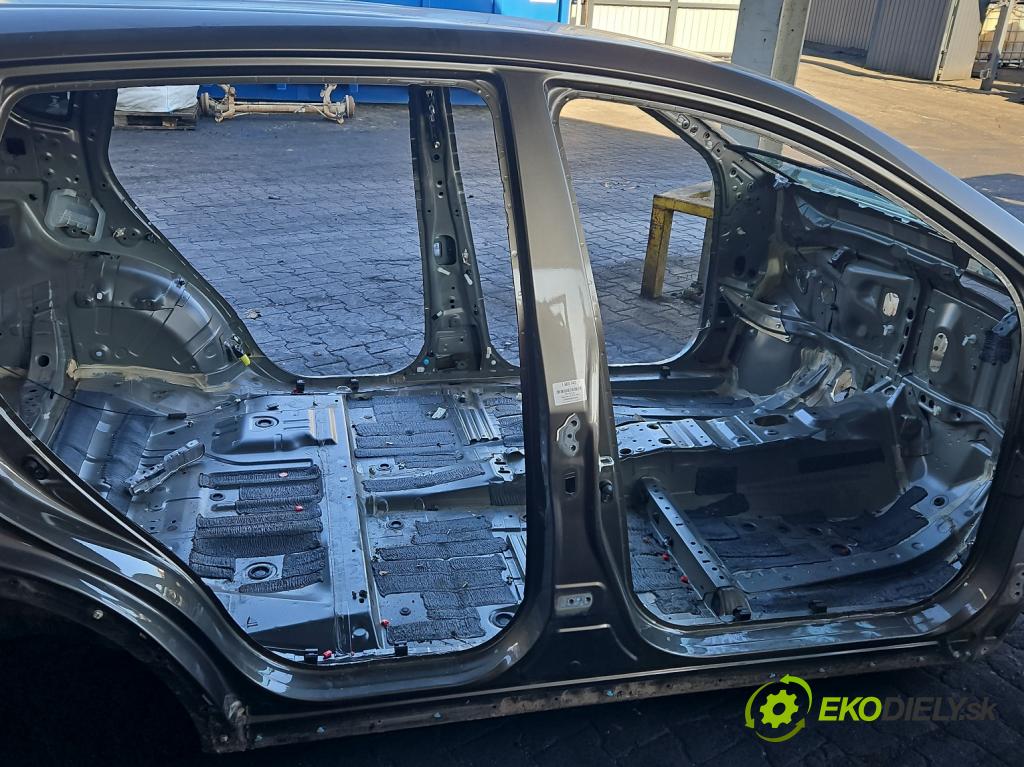 Toyota Rav4 IV 2013-2018 2.0 D4D 124hp manual 91 kW 1998 cm3 5- Práh: pravý  (Karoséria ostatné)