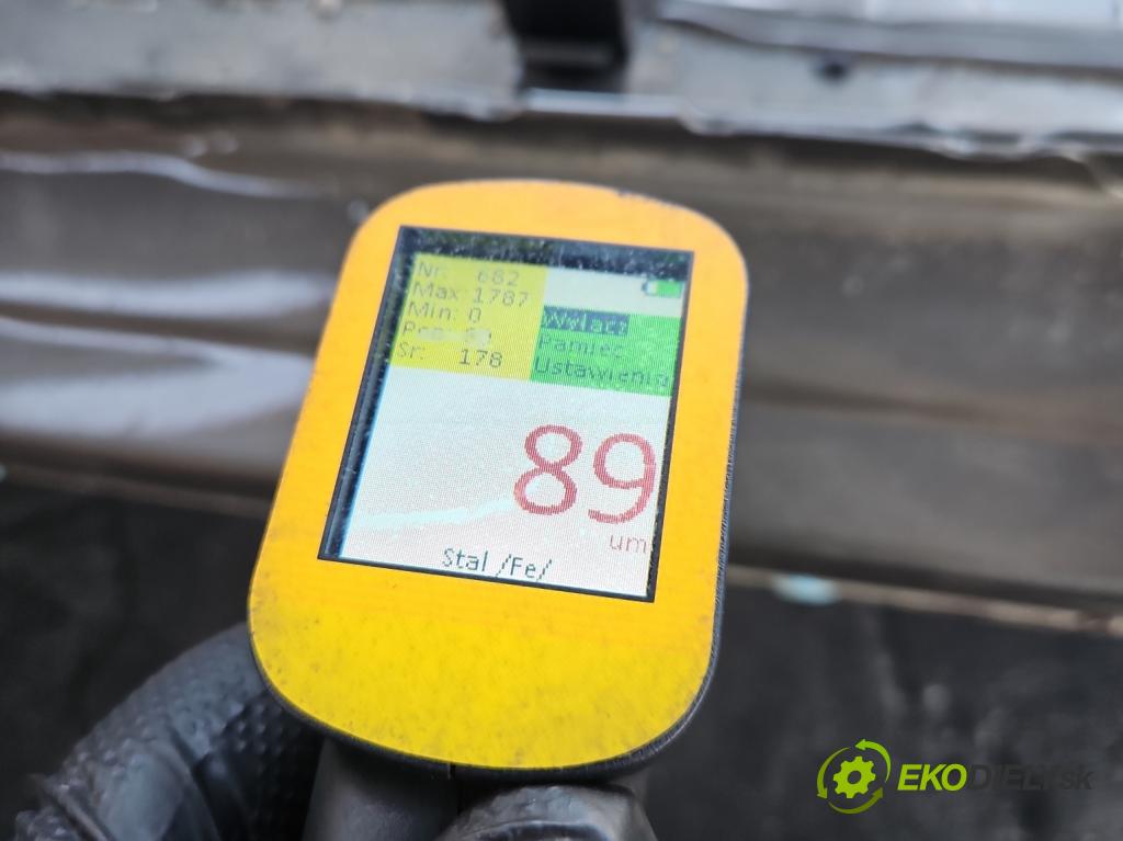 Toyota Rav4 IV 2013-2018 2.0 D4D 124hp manual 91 kW 1998 cm3 5- Práh: pravý  (Karoséria ostatné)