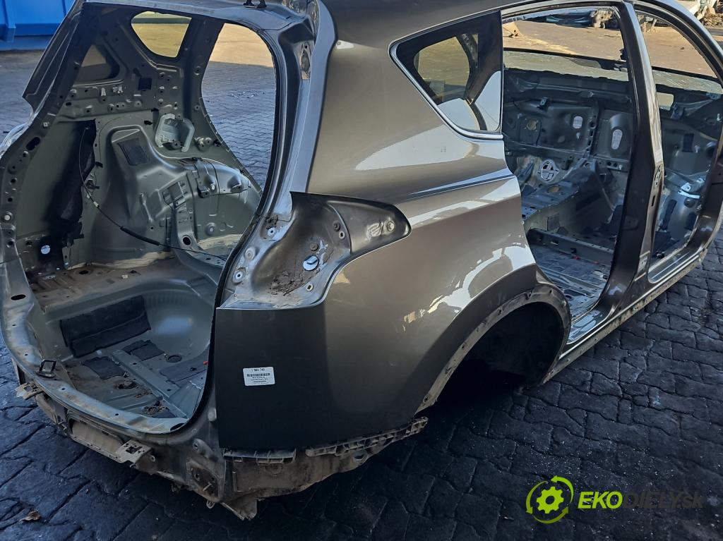 Toyota Rav4 IV 2013-2018 2.0 D4D 124hp manual 91 kW 1998 cm3 5- blatník zadné pravý 