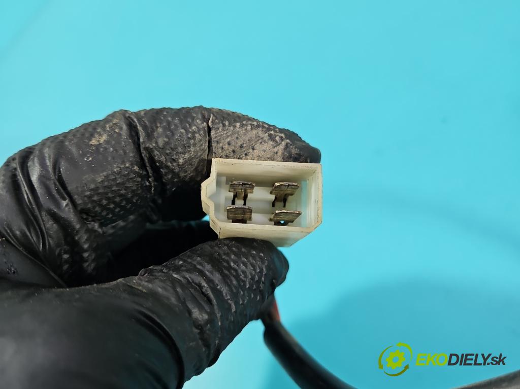 Mercedes KACZKA T1 W601 2.4d 88 HP manual 65 kW 2350 cm3 5- motor stieračov predné 0390346153