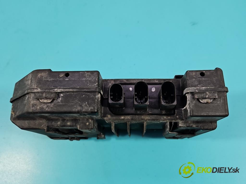 Mercedes S W221 2005-2013 3.5 V6 272 hp automatic 200 kW 3498 cm3 4- řídící jednotka 2215401250