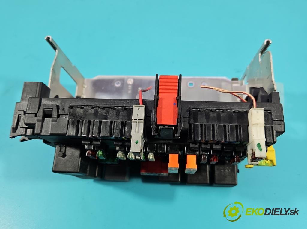 Mercedes S W221 2005-2013 3.5 V6 272 HP automatic 200 kW 3498 cm3 4- riadiaca jednotka ostatné A2215402050