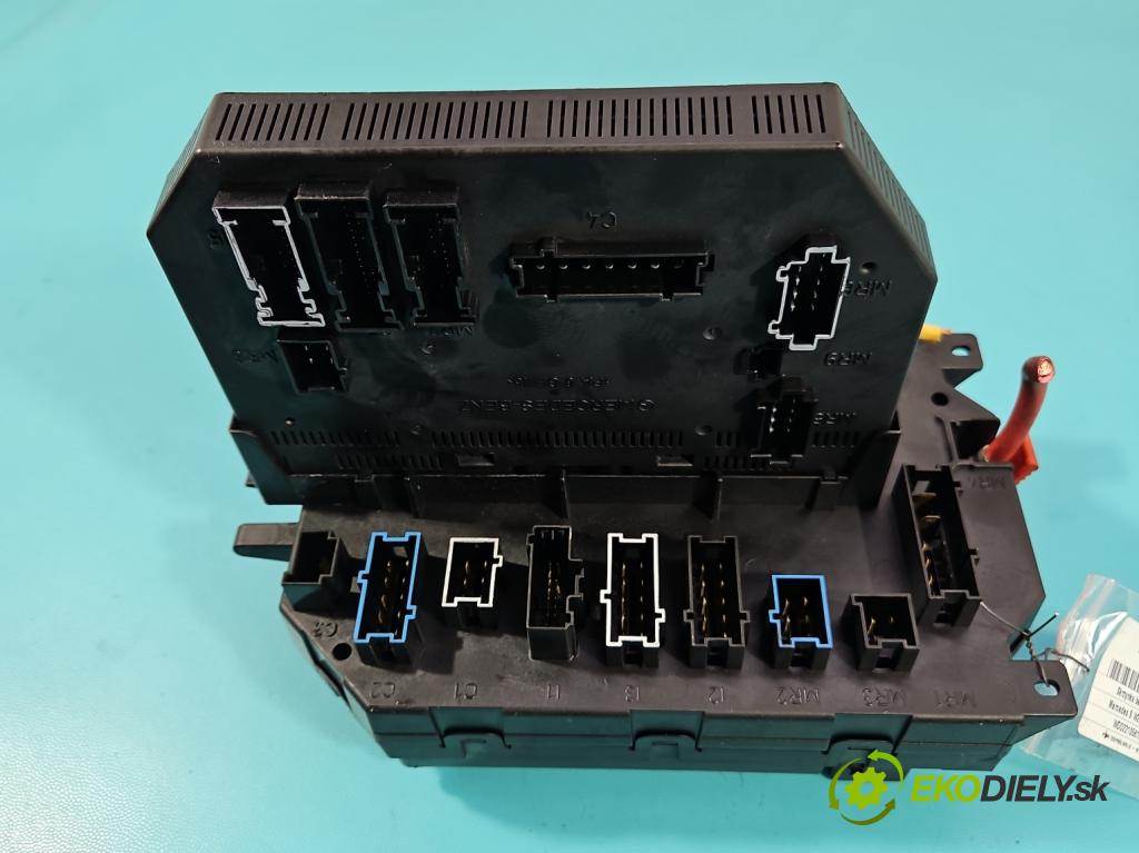 Mercedes S W221 2005-2013 3.5 V6 272 hp automatic 200 kW 3498 cm3 4- skříňka pojistková A2215402150 (Pojistková skříňka)