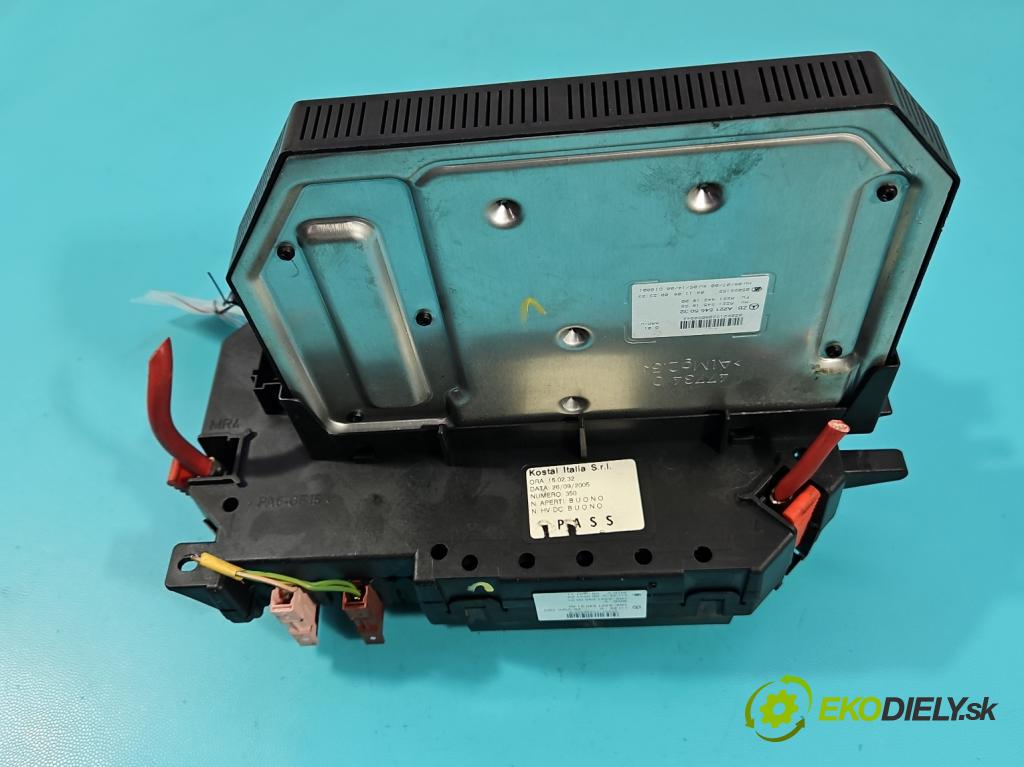 Mercedes S W221 2005-2013 3.5 V6 272 hp automatic 200 kW 3498 cm3 4- skříňka pojistková A2215402150 (Pojistková skříňka)