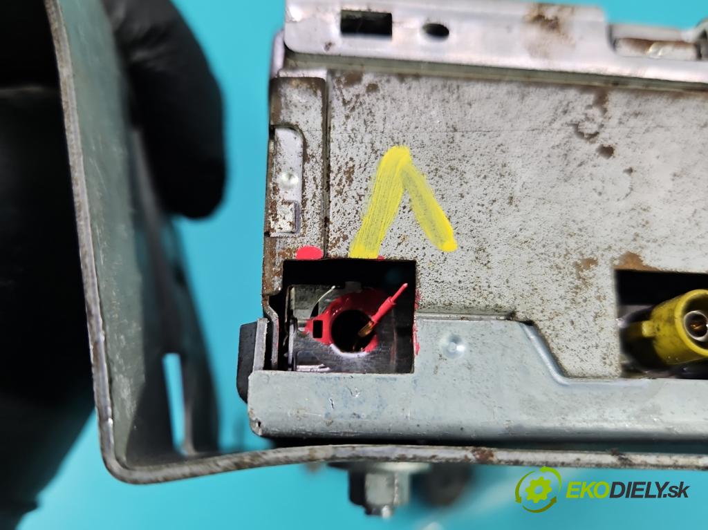 Mercedes S W221 2005-2013 3.5 V6 272 HP automatic 200 kW 3498 cm3 4- Zesilovač: A2218208789 (Zosilňovač)