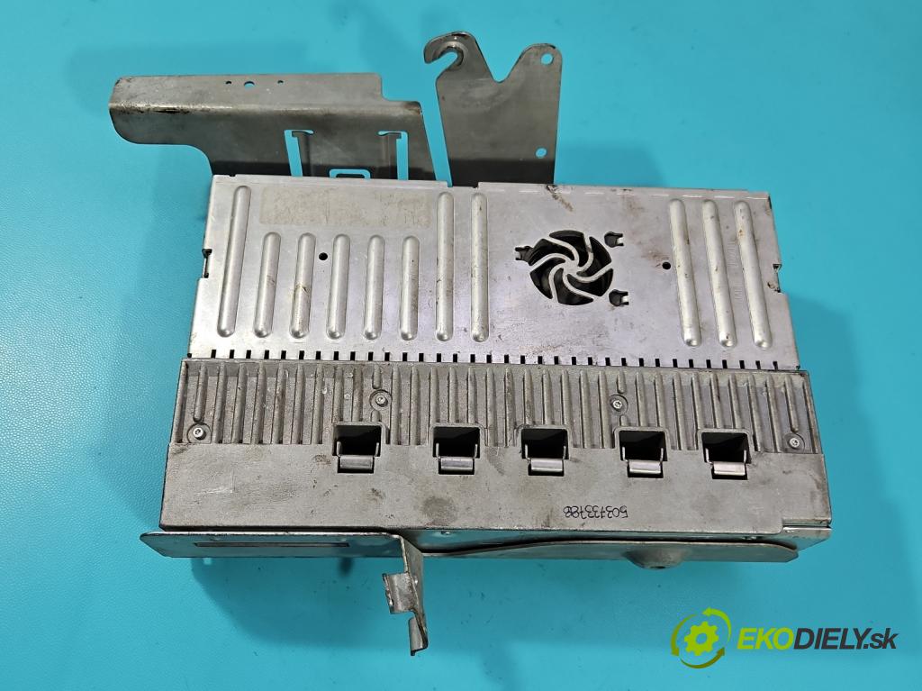 Mercedes S W221 2005-2013 3.5 V6 272 HP automatic 200 kW 3498 cm3 4- Zesilovač: A2218208789 (Zosilňovač)