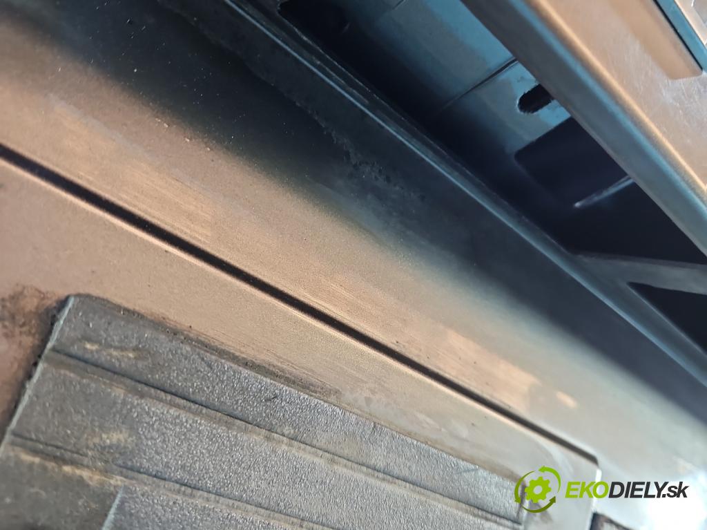 Volvo V70 III 2007-2016 2.0 16V 145 hp manual 107 kW 1999 cm3 5- zadní kufrové dveře  (Zadní kapota (kufr))