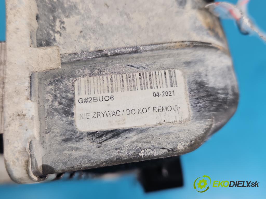 Mercedes KACZKA T1 W601 2.4d 88 hp manual 65 kW 2350 cm3 5- Chladič vody  (Vodní chladič)