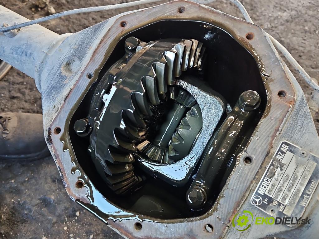 Mercedes KACZKA T1 W601 2.4d 88 HP manual 65 kW 2350 cm3 5- Most: zadní: