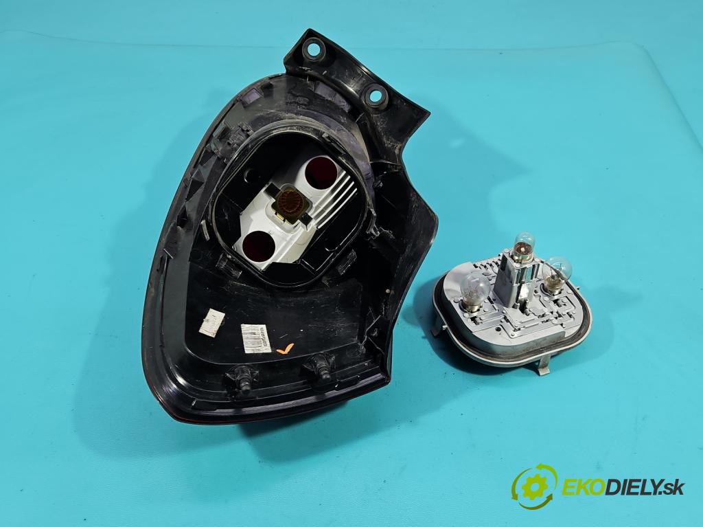 Fiat Bravo II 2007-2014 1.4 T 120 hp manual 88 kW 1368 cm3 5- světlo zadní levé  (Klika dveří ostatní)