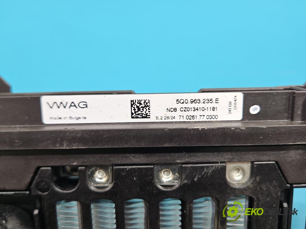 Skoda Superb IV 2023- 2.0 TDI 150 hp automatic 110 kW 1968 cm3 5- radiátor 5Q0963235E (Radiátor topení)