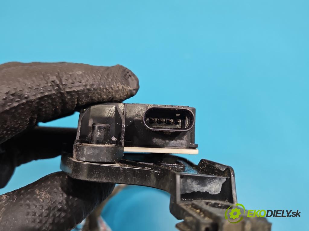 Skoda Superb IV 2023- 2.0 TDI 150 HP automatic 110 kW 1968 cm3 5- Sonda lambda 05L906261J (Lambda sonda)