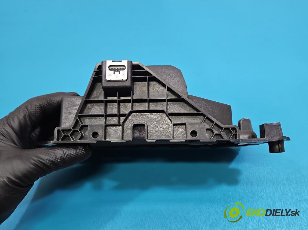 Skoda Superb IV 2023- 2.0 TDI 150 hp automatic 110 kW 1968 cm3 5- Upevnění: 3J0863233