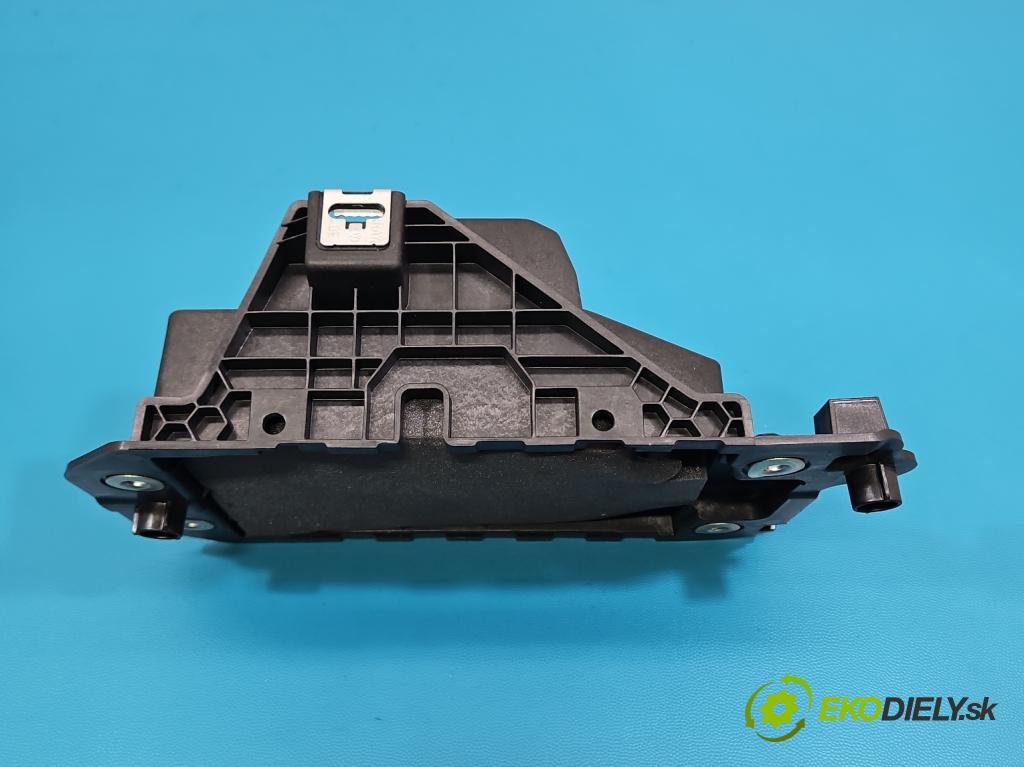 Skoda Superb IV 2023- 2.0 TDI 150 hp automatic 110 kW 1968 cm3 5- Upevnění: 3J0863233