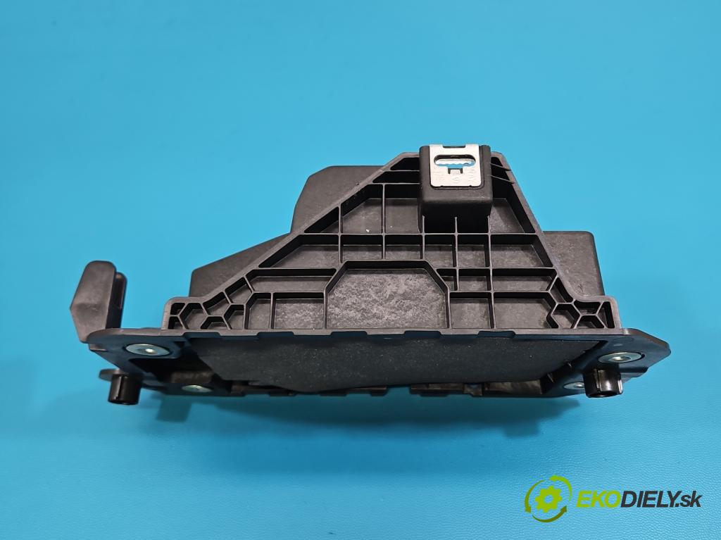 Skoda Superb IV 2023- 2.0 TDI 150 hp automatic 110 kW 1968 cm3 5- Upevnění: 3J0863233