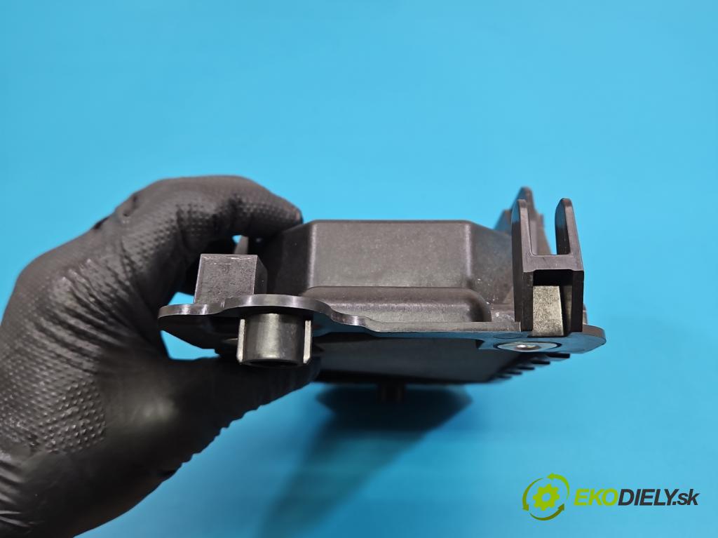 Skoda Superb IV 2023- 2.0 TDI 150 hp automatic 110 kW 1968 cm3 5- Upevnění: 3J0863233