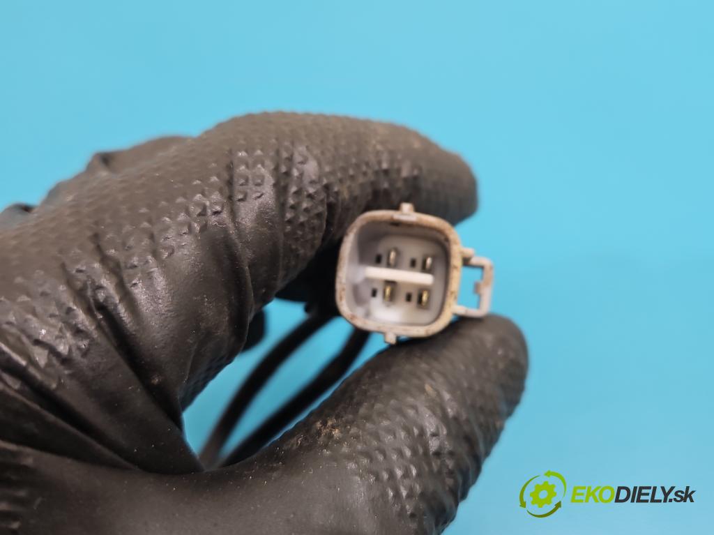 Toyota Rav4 I 1994-2000 2.0 16V 129 HP manual 95 kW 1998 cm3 3- zámok kufrové dvere zadné