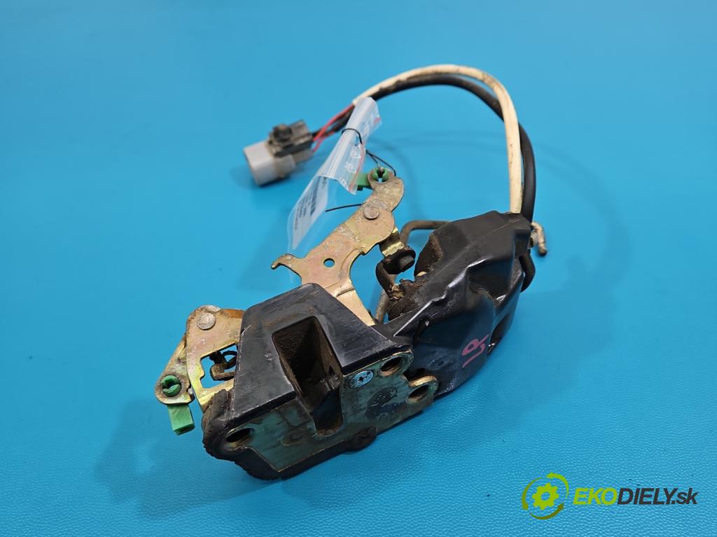 Toyota Rav4 I 1994-2000 2.0 16V 129 hp manual 95 kW 1998 cm3 3- zámek přední levý 