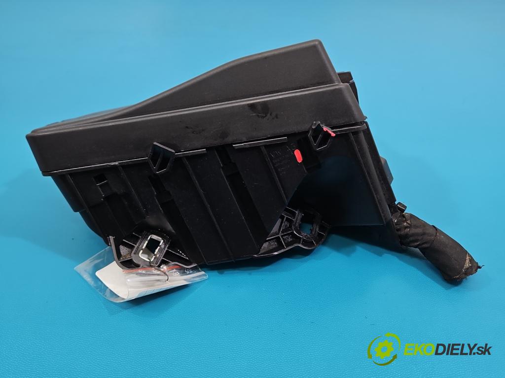 Skoda Superb IV 2023- 2.0 TDI 150 hp automatic 110 kW 1968 cm3 5- skříňka pojistková 5WA907361A (Pojistková skříňka)