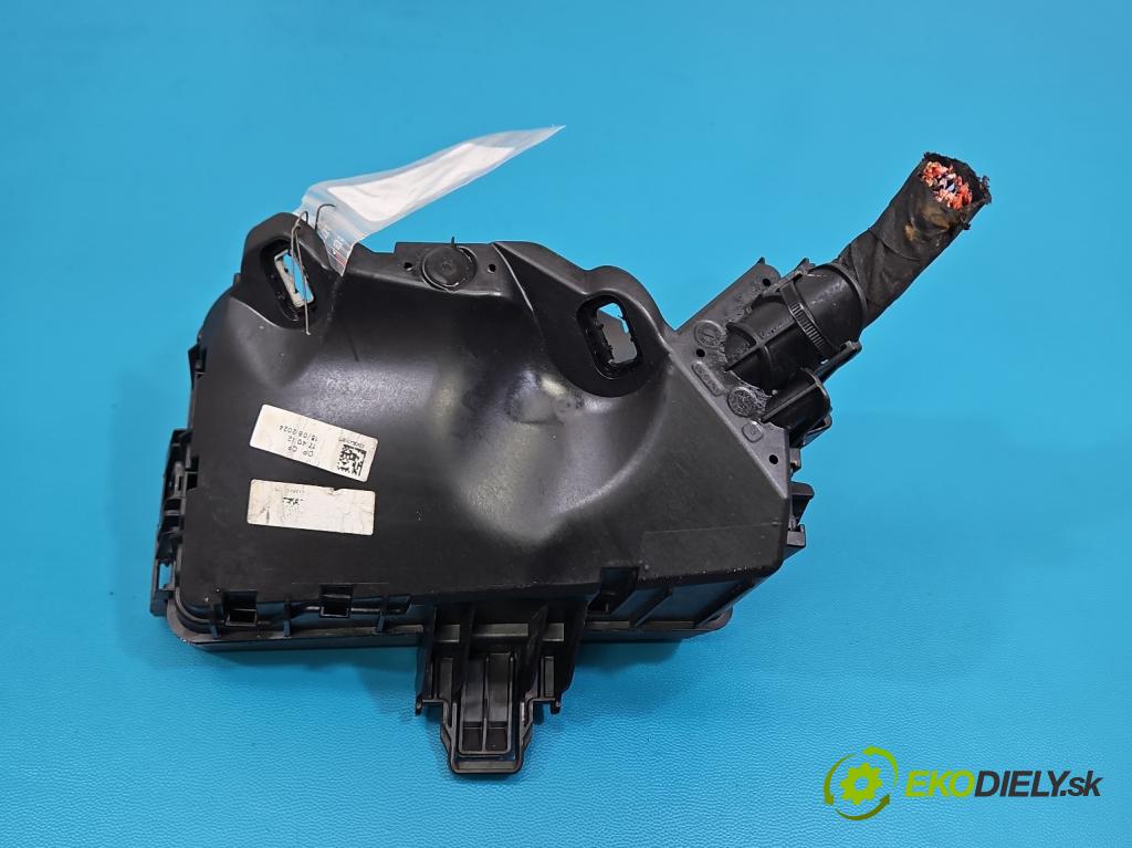 Skoda Superb IV 2023- 2.0 TDI 150 hp automatic 110 kW 1968 cm3 5- skříňka pojistková 5WA907361A (Pojistková skříňka)