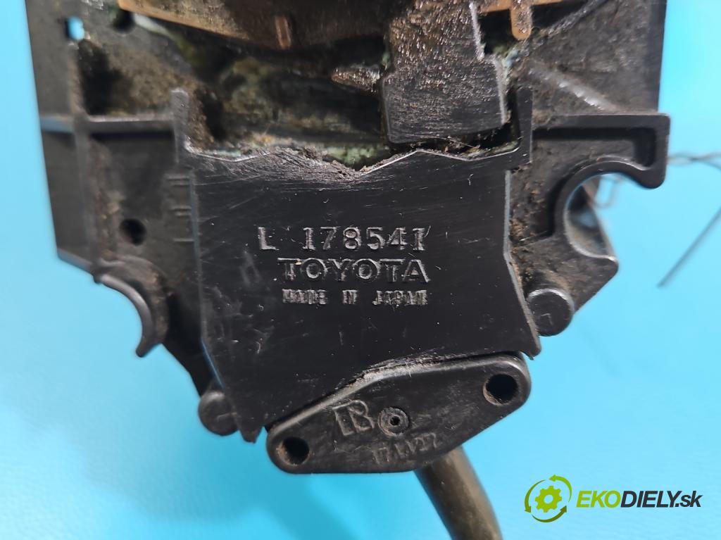 Toyota Rav4 I 1994-2000 2.0 16V 129 HP manual 95 kW 1998 cm3 3- prepínač komplex: 84310-42020 (Prepínacie páčky pod volantom)