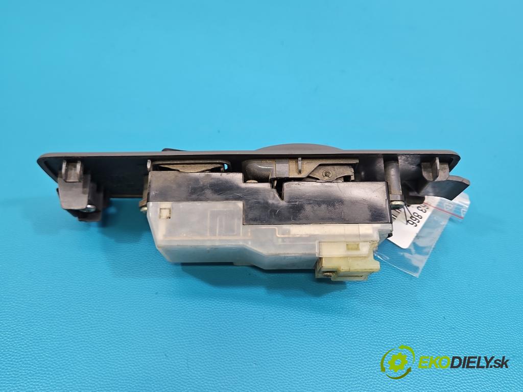 Toyota Rav4 I 1994-2000 2.0 16V 129 HP manual 95 kW 1998 cm3 3- prepínač okien spätných zrkadiel