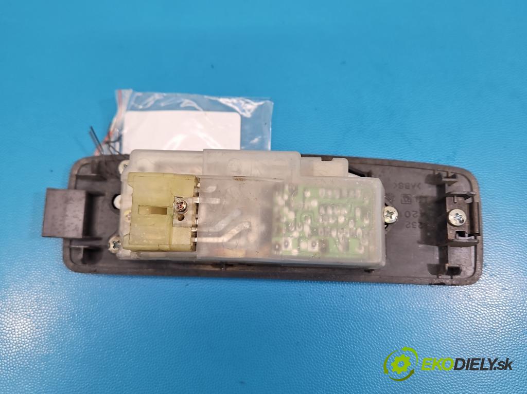 Toyota Rav4 I 1994-2000 2.0 16V 129 HP manual 95 kW 1998 cm3 3- prepínač okien spätných zrkadiel