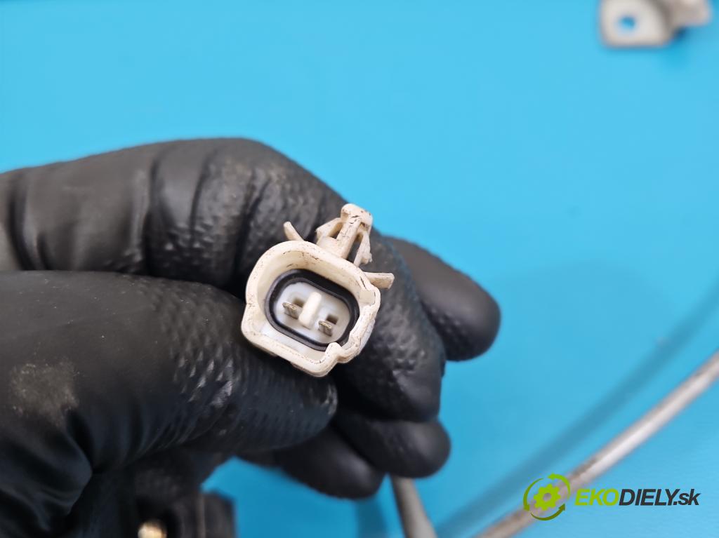 Toyota Rav4 I 1994-2000 2.0 16V 129 hp manual 95 kW 1998 cm3 3- mechanismus stahování přední pravý 85710-42030