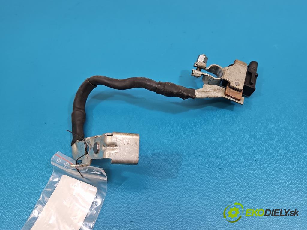 Skoda Superb IV 2023- 2.0 TDI 150 HP automatic 110 kW 1968 cm3 5- kontakt mínus: 5QS915181