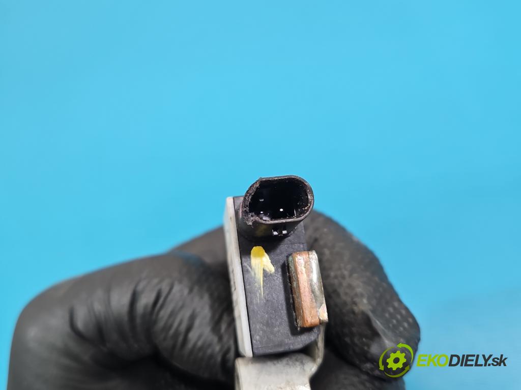 Skoda Superb IV 2023- 2.0 TDI 150 HP automatic 110 kW 1968 cm3 5- kontakt mínus: 5QS915181