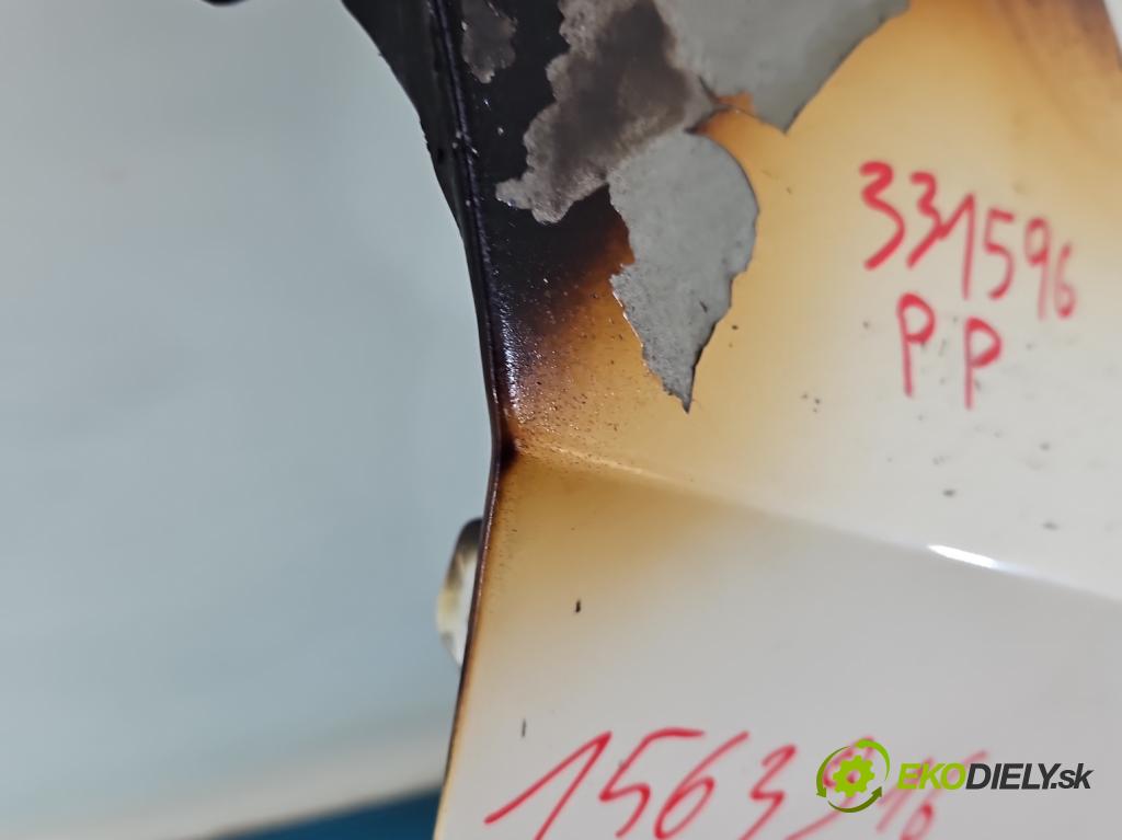 Mercedes A W177 2018- 2.0 T 306KM automatic 225 kW 1991 cm3 4- blatník predné pravý  (Kľučka dverí ostatné)