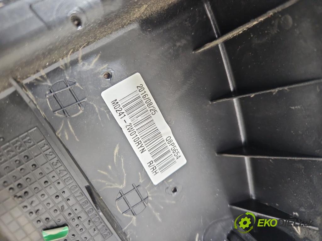 Hyundai Santa Fe III 2012–2018 2.4 GDI 190 hp automatic 140 kW 2359 cm3 5- Tapacír: dveře zadní pravé