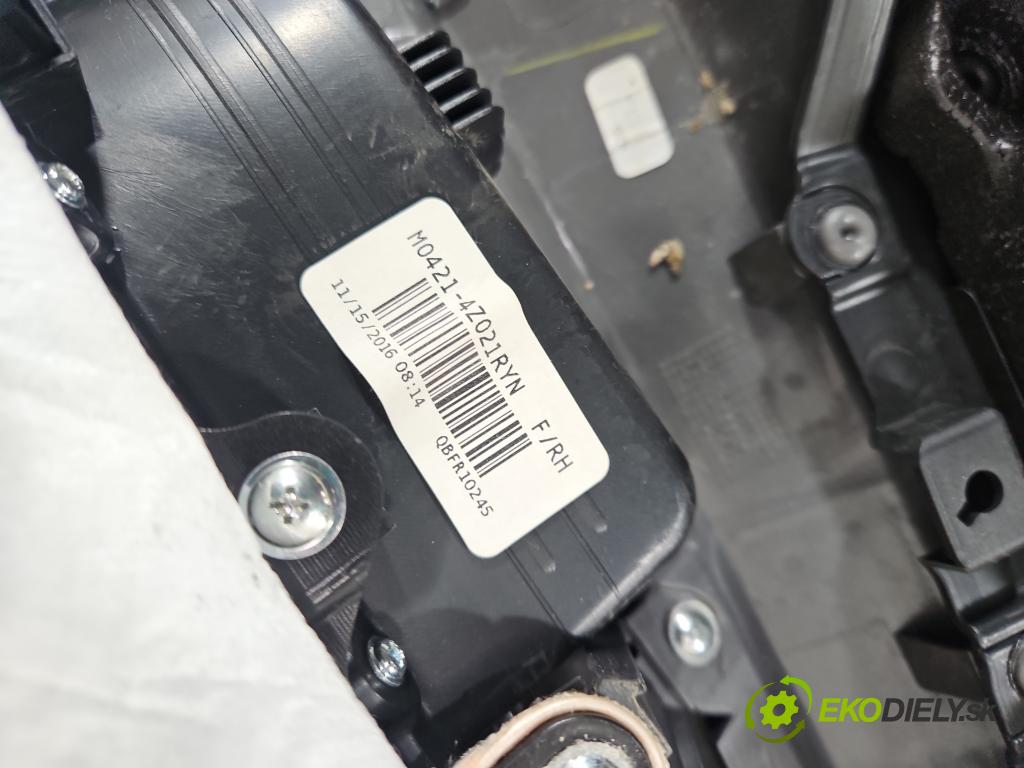 Hyundai Santa Fe III 2012–2018 2.4 GDI 190 hp automatic 140 kW 2359 cm3 5- Tapacír: dveře přední pravé