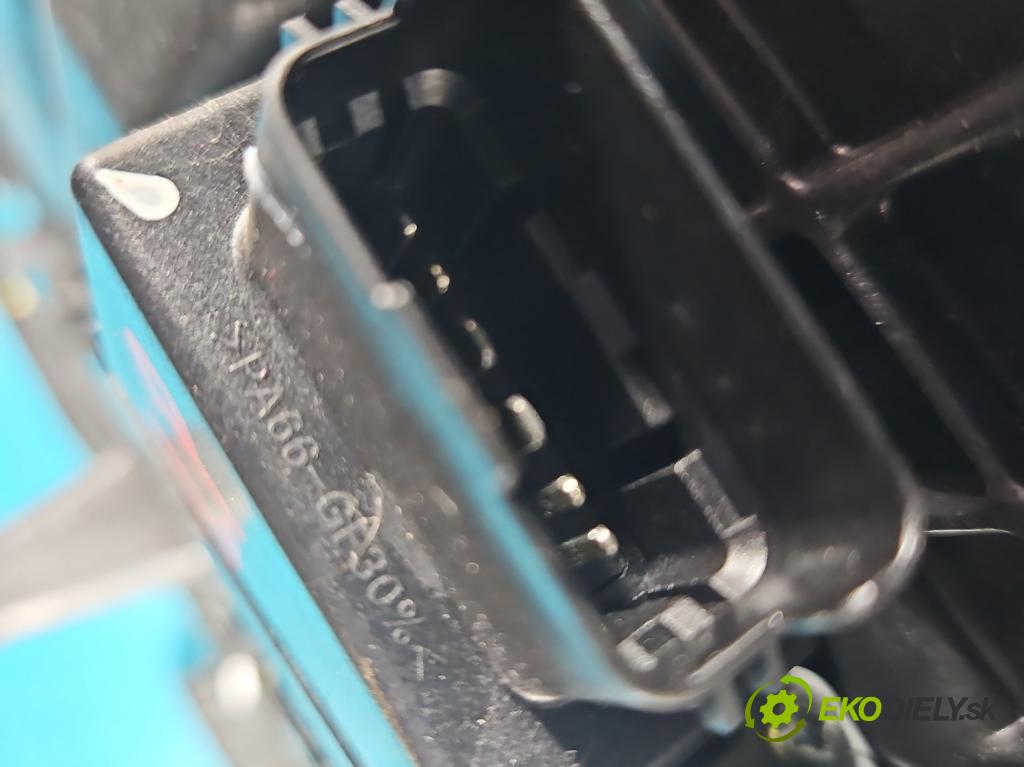 Hyundai Santa Fe III 2012–2018 2.4 GDI 190 HP automatic 140 kW 2359 cm3 5- mechanizmus okna predné ľavý 82450-2W020