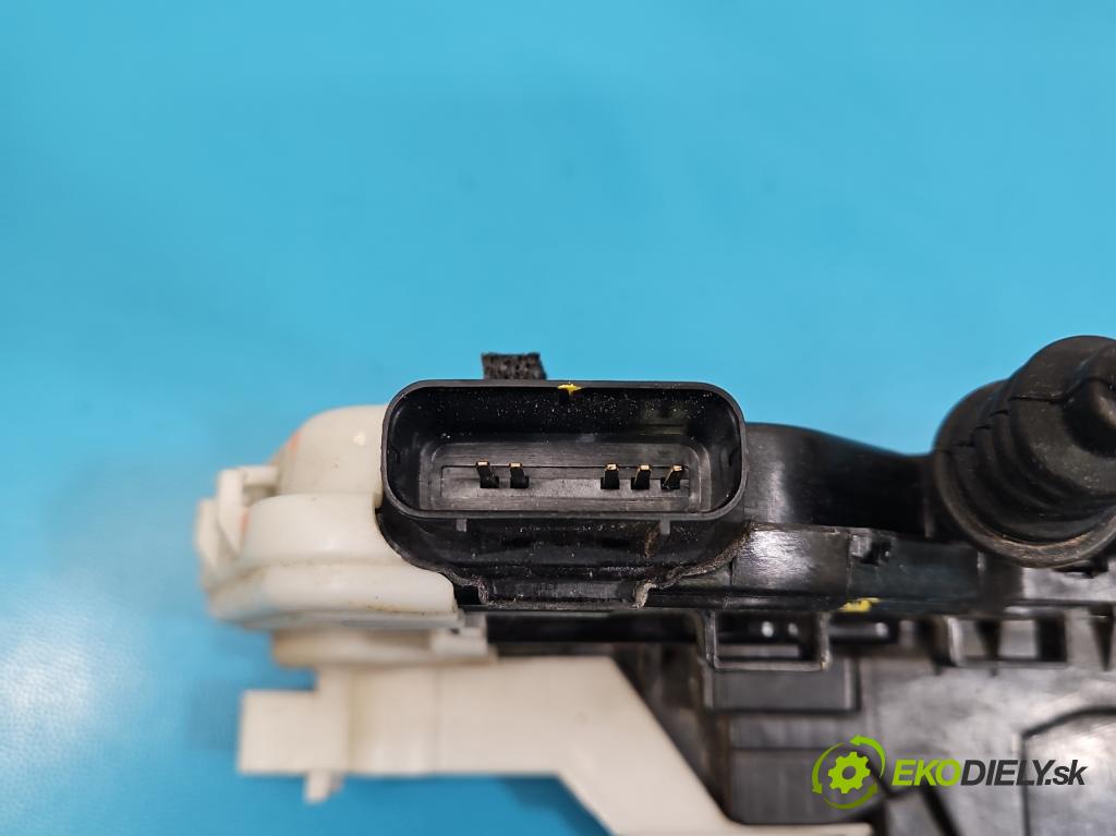 Hyundai Santa Fe III 2012–2018 2.4 GDI 190 HP automatic 140 kW 2359 cm3 5- zámok predné pravý 81320-2W010GHZ