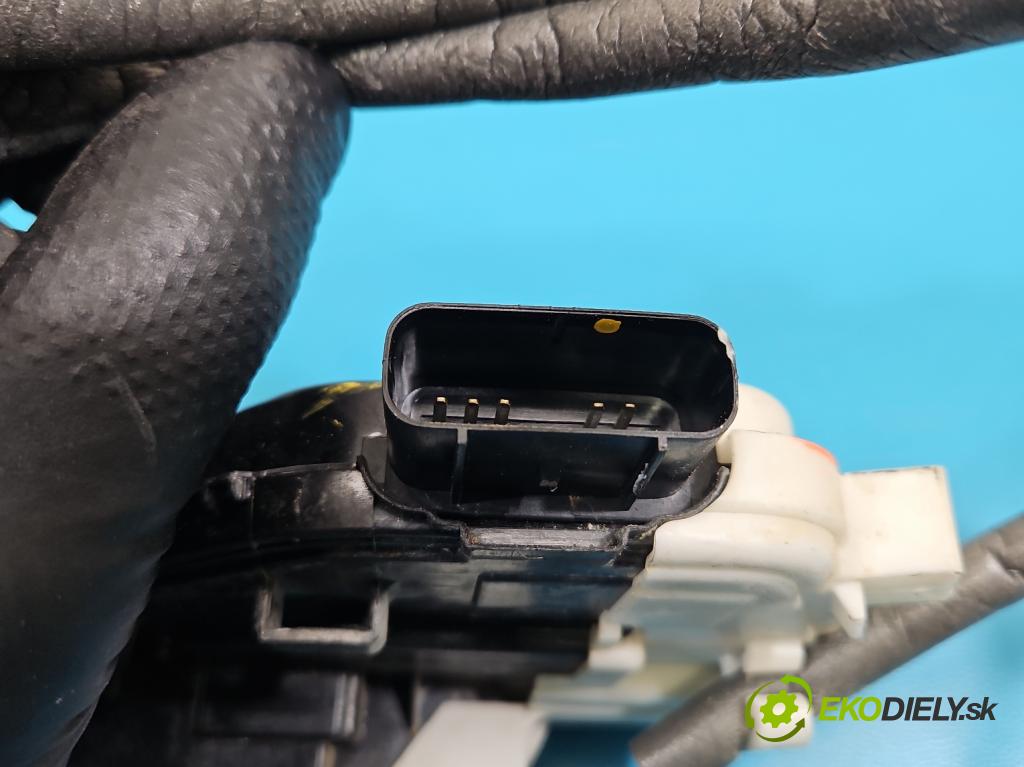 Hyundai Santa Fe III 2012–2018 2.4 GDI 190 HP automatic 140 kW 2359 cm3 5- zámok zadné ľavý 81410-2W000GIH