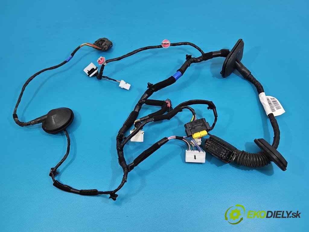 Hyundai Santa Fe III 2012–2018 2.4 GDI 190 HP automatic 140 kW 2359 cm3 5- Zväzok: dvere predné pravých 91610-4Z194