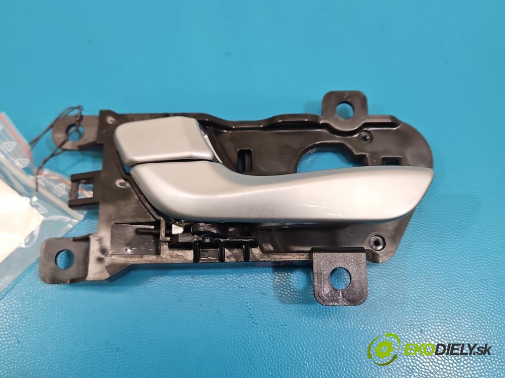 Hyundai Santa Fe III 2012–2018 2.4 GDI 190 hp automatic 140 kW 2359 cm3 5- klika uvnitř: přední levé 82610-2W000