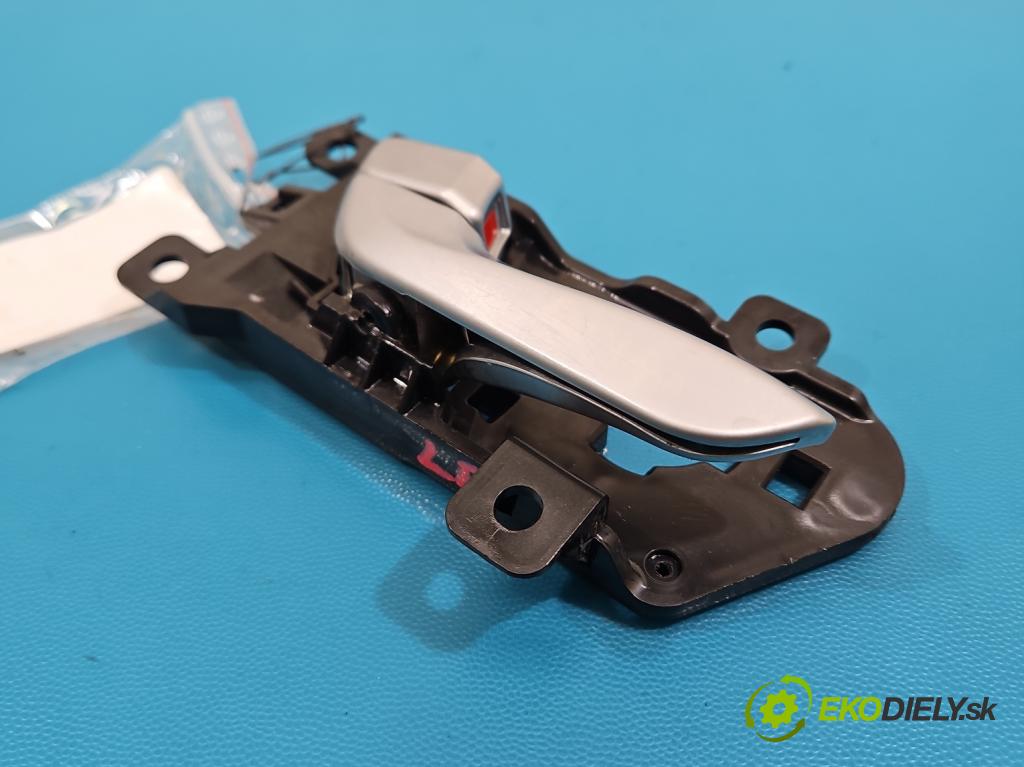 Hyundai Santa Fe III 2012–2018 2.4 GDI 190 hp automatic 140 kW 2359 cm3 5- klika uvnitř: přední levé 82610-2W000