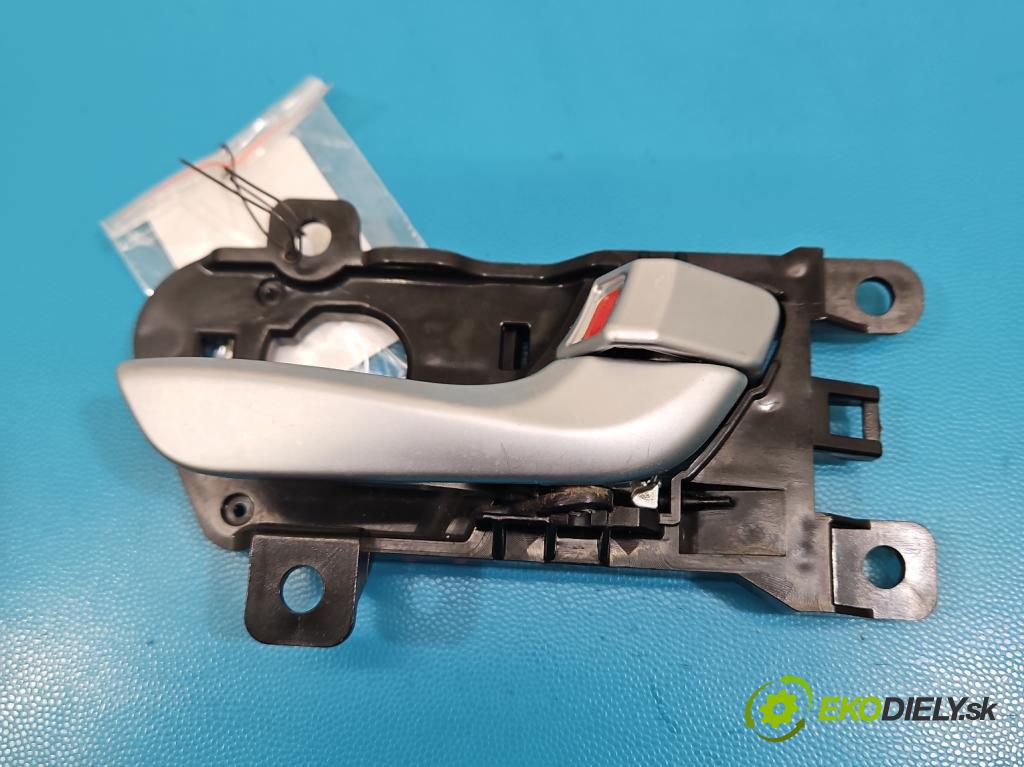 Hyundai Santa Fe III 2012–2018 2.4 GDI 190 hp automatic 140 kW 2359 cm3 5- klika uvnitř: přední pravé 82620-2W000