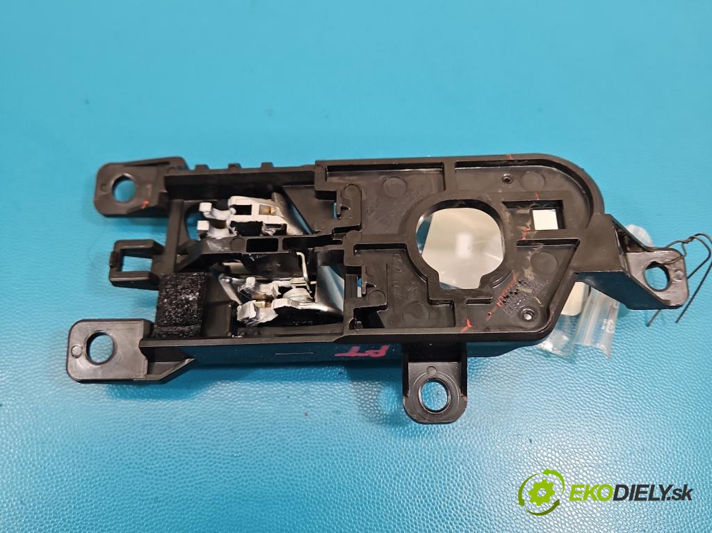 Hyundai Santa Fe III 2012–2018 2.4 GDI 190 HP automatic 140 kW 2359 cm3 5- rukoväť uvnitř: zadné pravé 83620-2W000 (Kľučka dverí ostatné)