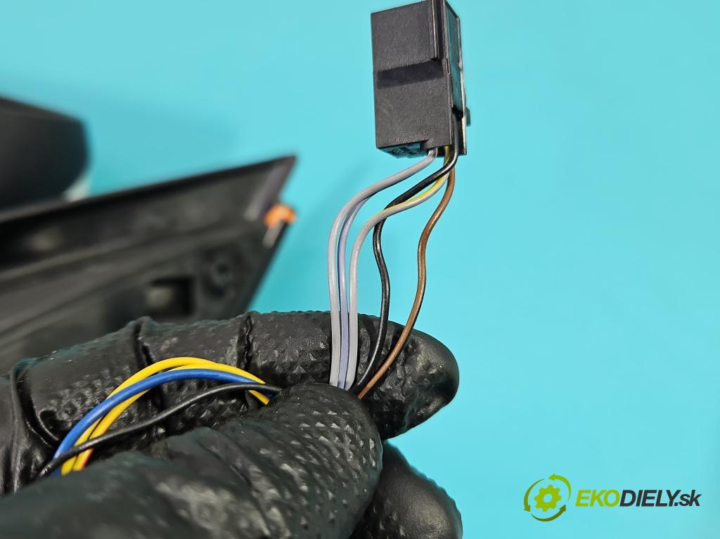 Fiat Bravo II 2007-2014 1.4 T 120 HP manual 88 kW 1368 cm3 5- zrkadlo ľavé  (Kľučka dverí ostatné)