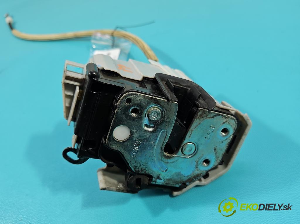 Fiat Bravo II 2007-2014 1.4 T 120 hp manual 88 kW 1368 cm3 5- zámek přední pravý