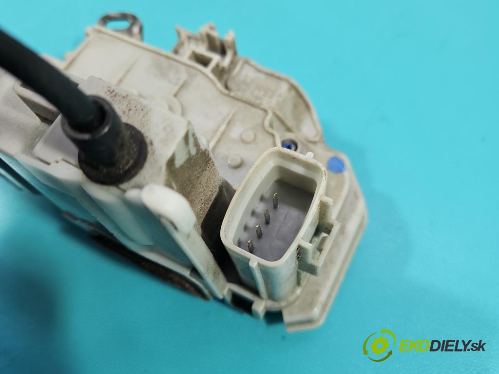 Fiat Bravo II 2007-2014 1.4 T 120 hp manual 88 kW 1368 cm3 5- zámek přední pravý