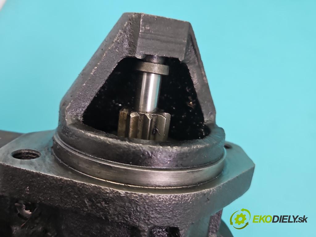 Mercedes KACZKA T1 W601 2.4d 88 HP manual 65 kW 2350 cm3 5- štartér 0001362600 (Štartér)