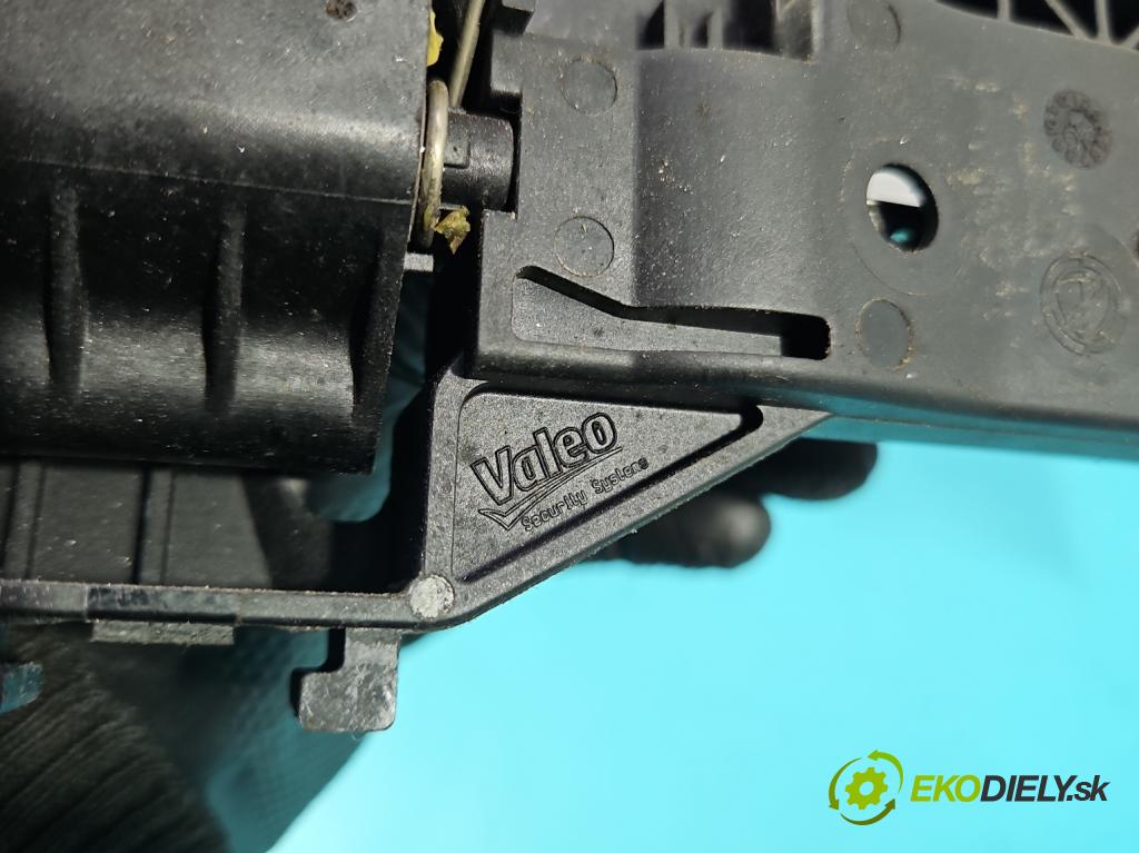 Fiat Bravo II 2007-2014 1.4 T 120 hp manual 88 kW 1368 cm3 5- klika přední levé 242567 (Vnější přední levá klika dveří)